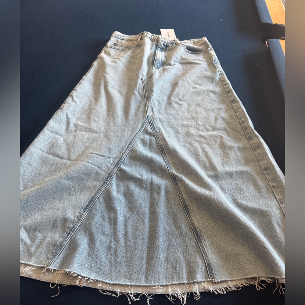 FRAME “the Dorothy skirt” 💙Denim Maxi Skirt, stylish flare, multiple pockets💙